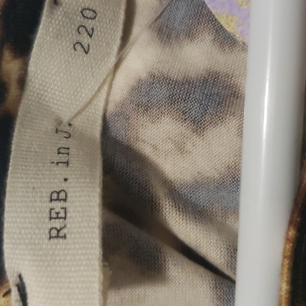 🌼New boutique cozy leopard top - Picture 11 of 16